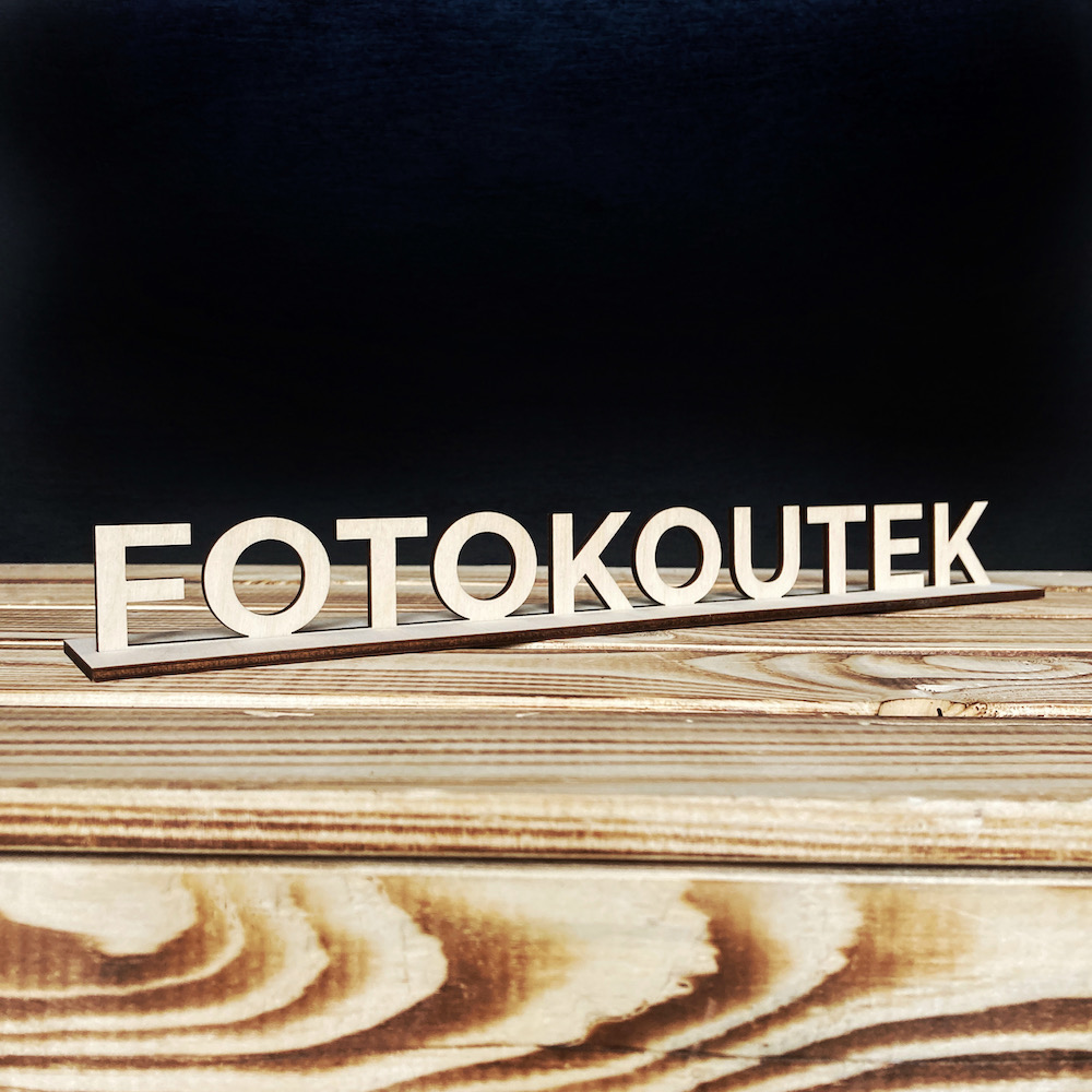 Dřevěný nápis - FOTOKOUTEK