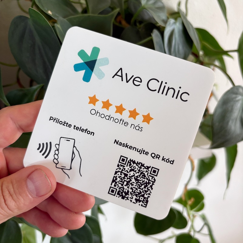 NFC + QR destička s vlastním logem pro Google recenze