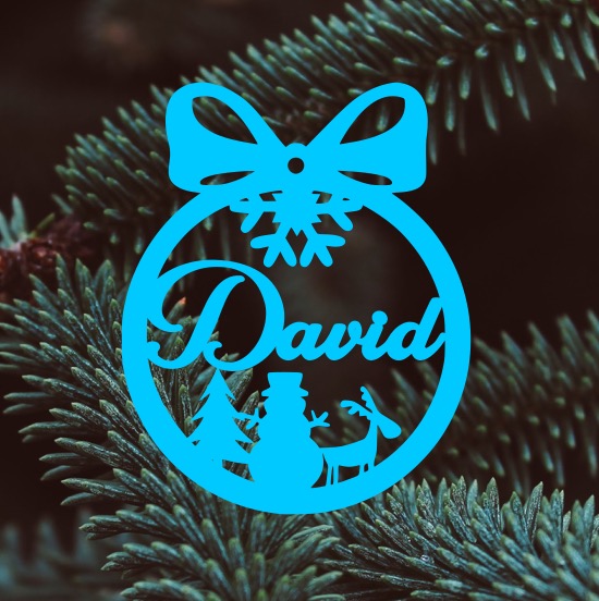 Modrá vánoční ozdoba se jménem
