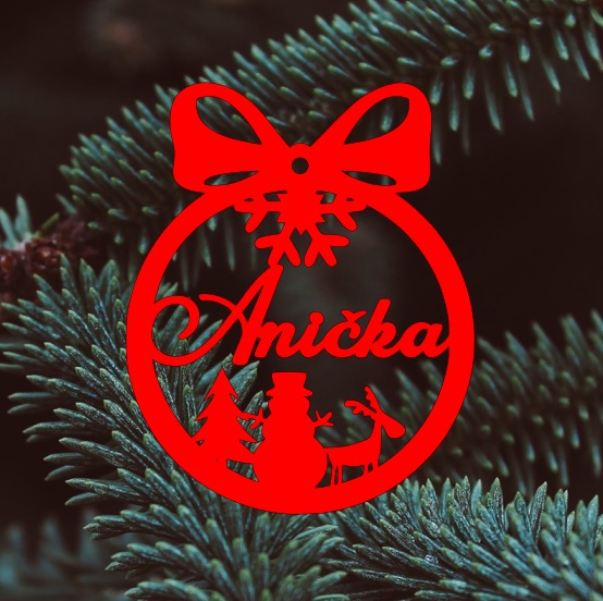 Červená vánoční ozdoba se jménem