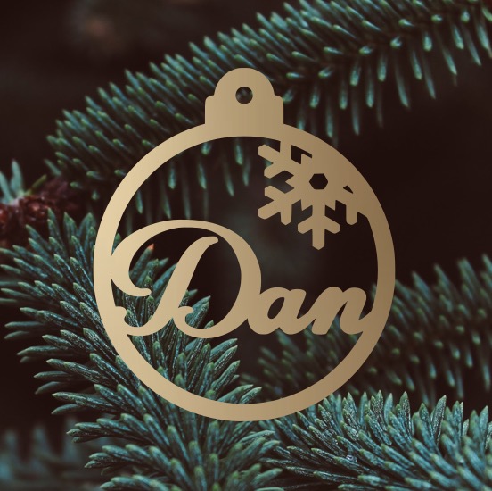 Zlatá vánoční ozdoba se jménem
