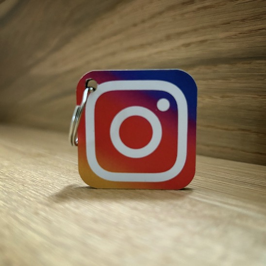 Přívěsek Instagram s NFC čipem