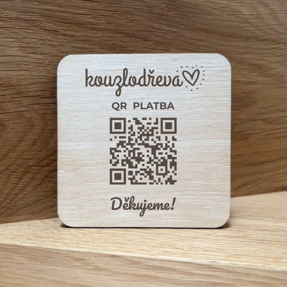 Destička s QR kódem a vlastním logem pro přijímání plateb