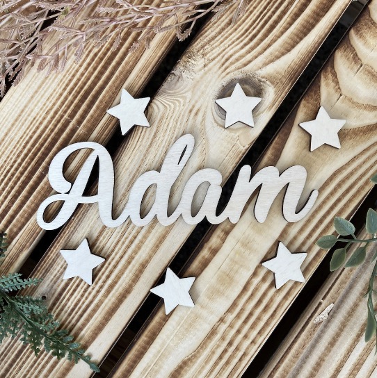 Dřevěné jméno na přání se šesti hvězdičky