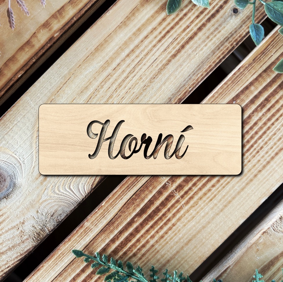 Dřevěná jmenovka na dveře