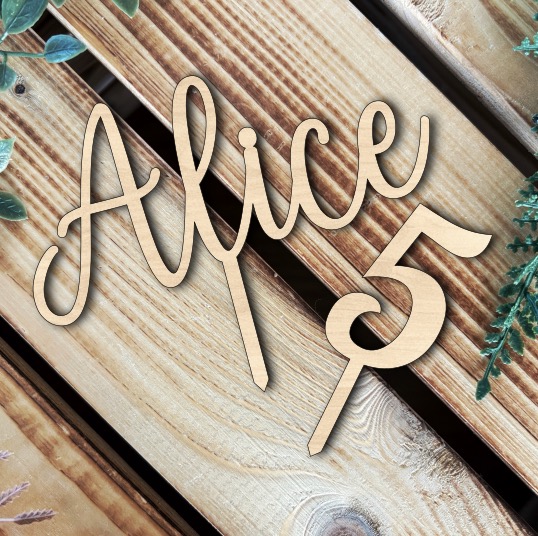 Nározeninový zápich se jménem a rokem