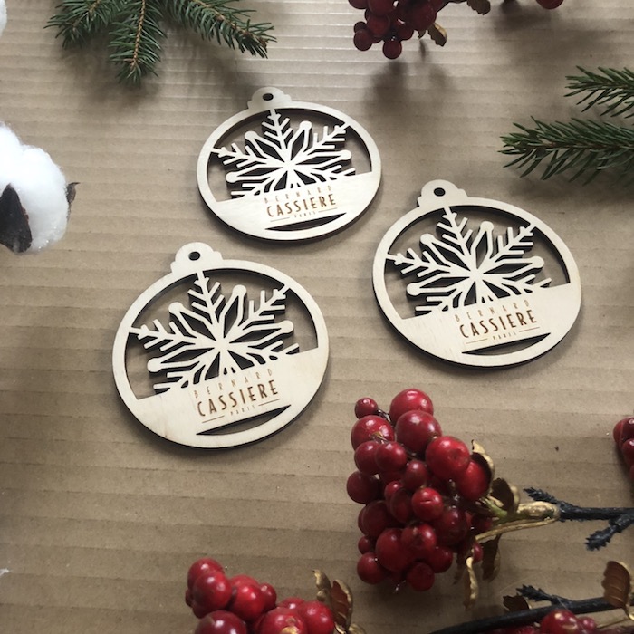 Dřevěná vánoční ozdoba s vlastním logem