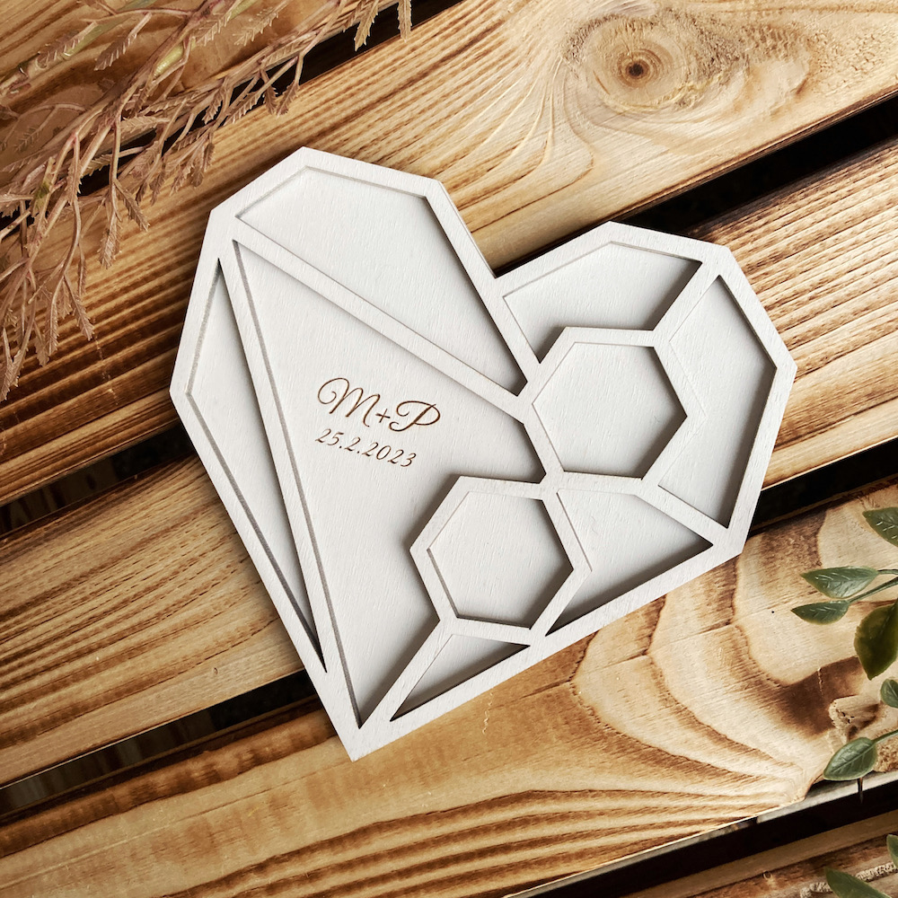 Bílý podnos na snubní prstýnky