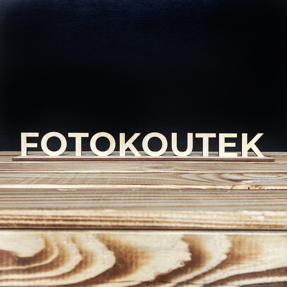 Dřevěný nápis - FOTOKOUTEK