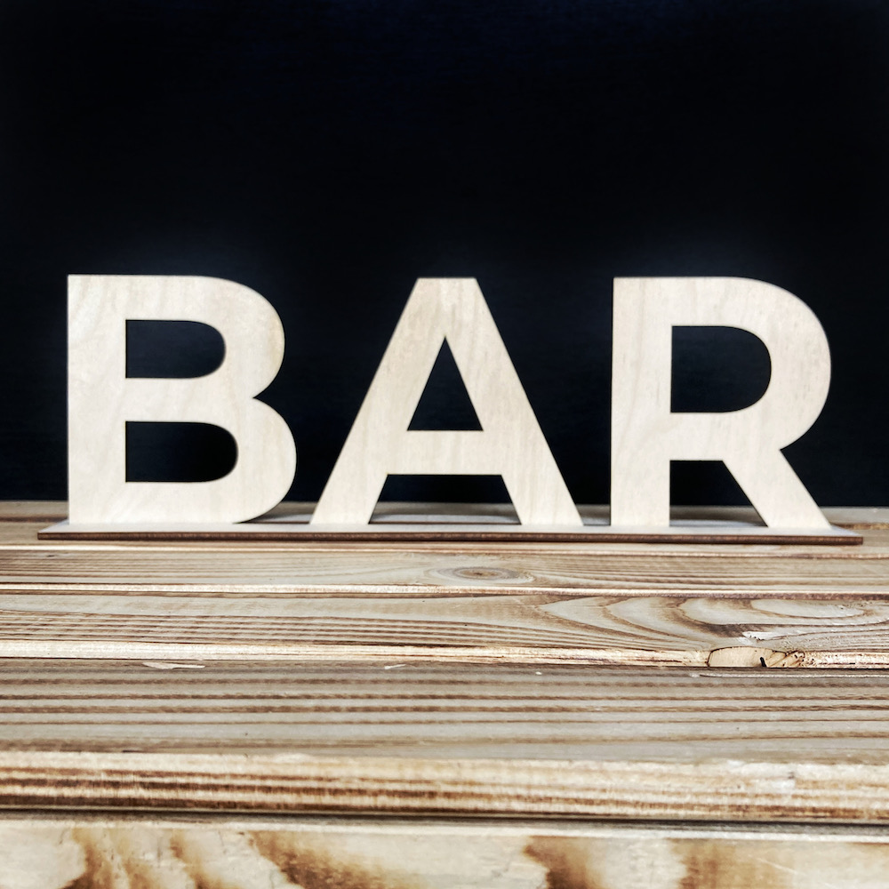 Dřevěný nápis - BAR