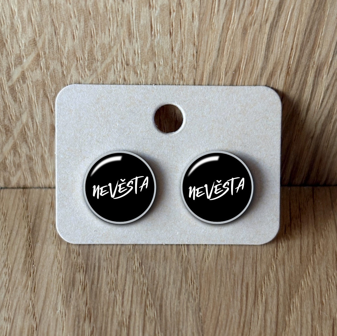 Naušnice na rozlučku – Nevěsta