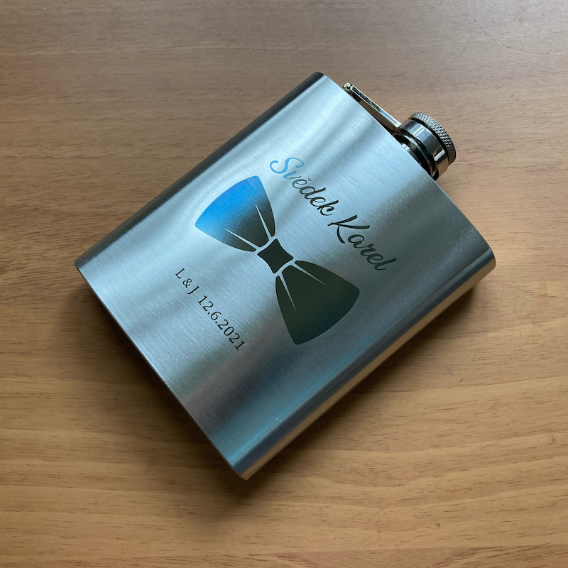 Placatka - Nejlepší svědek + motýlek + iniciály