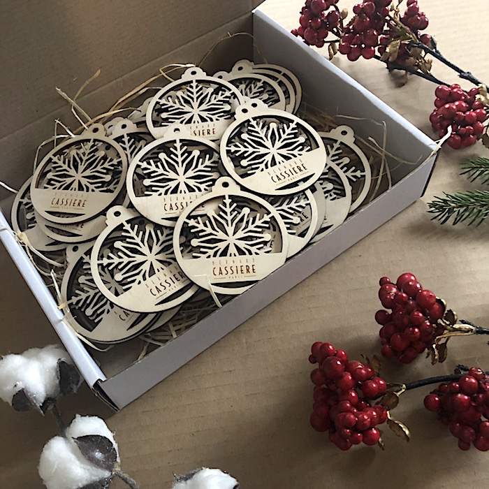 Dřevěná vánoční ozdoba s vlastním logem