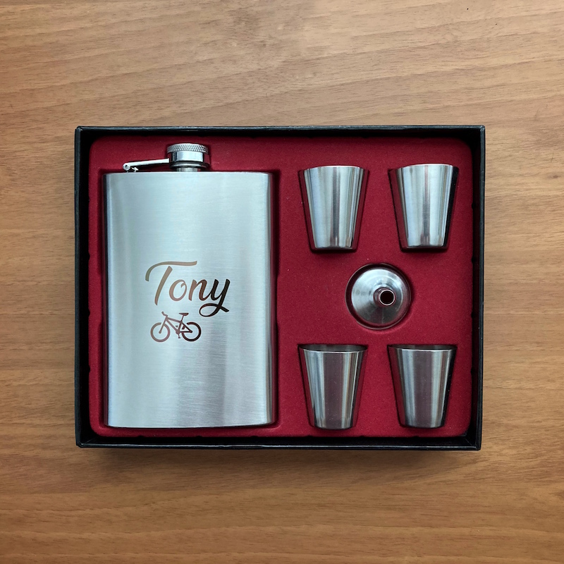 Placatka se jménem a ikonou