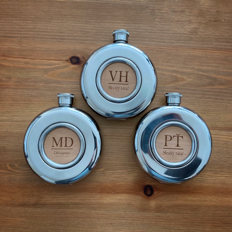 Placatka s gravírováním do dřeva - Iniciály + Nejlepší táta