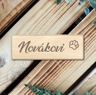 Dřevěná jmenovka na dveře s tlapkou