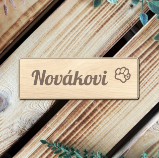 Dřevěná jmenovka na dveře s tlapkou