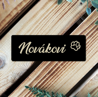 Dřevěná jmenovka na dveře s tlapkou
